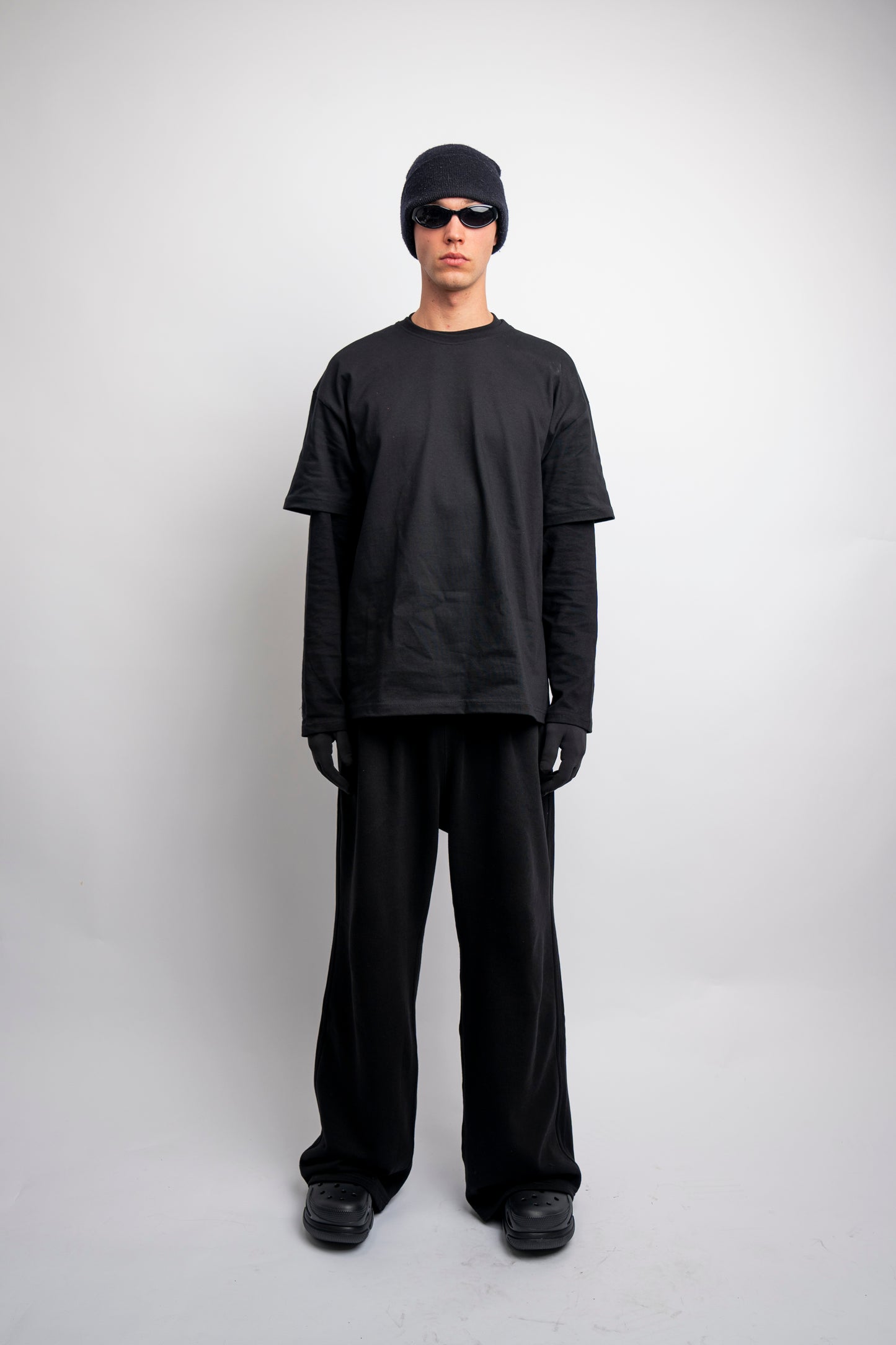 HEAVY "VANTA BLACK" T-SHIRT