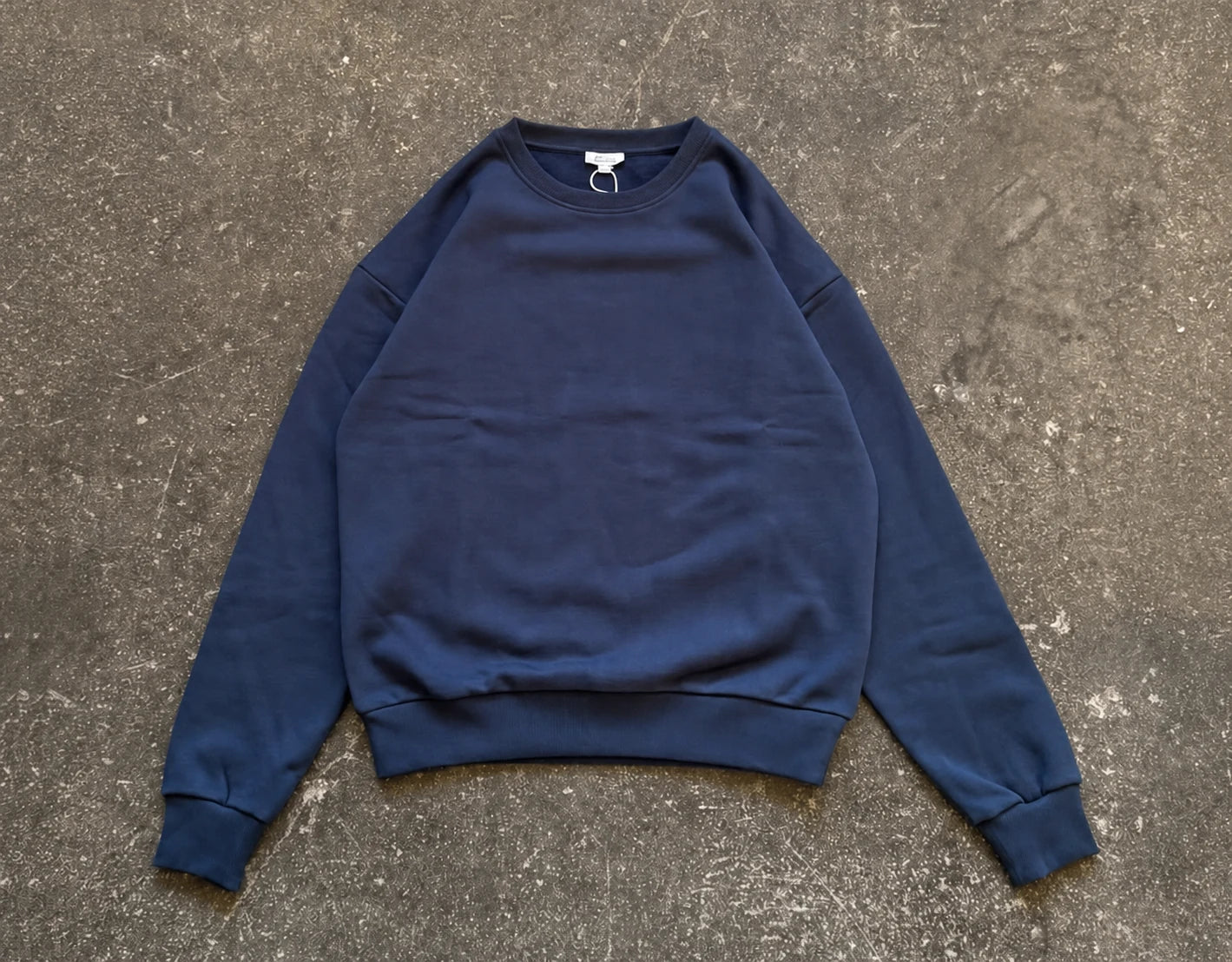 Blauer Longsleeve als individuelles Merch-Produkt